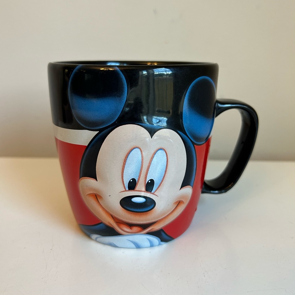Disney Store 3D Mickey Mouse Coffee Tea‎ Classic Cup Mug Red Black Interior